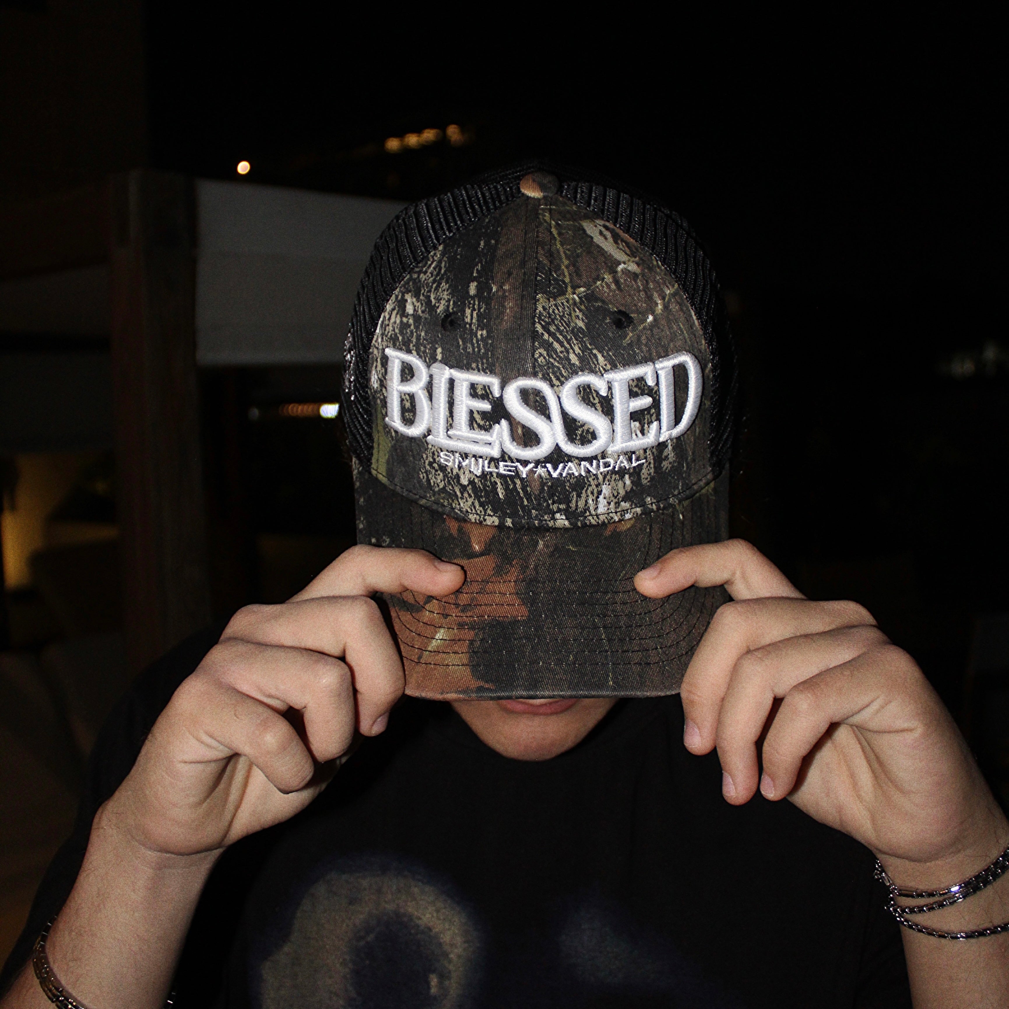 CAMO FLOWER TRCKR HAT