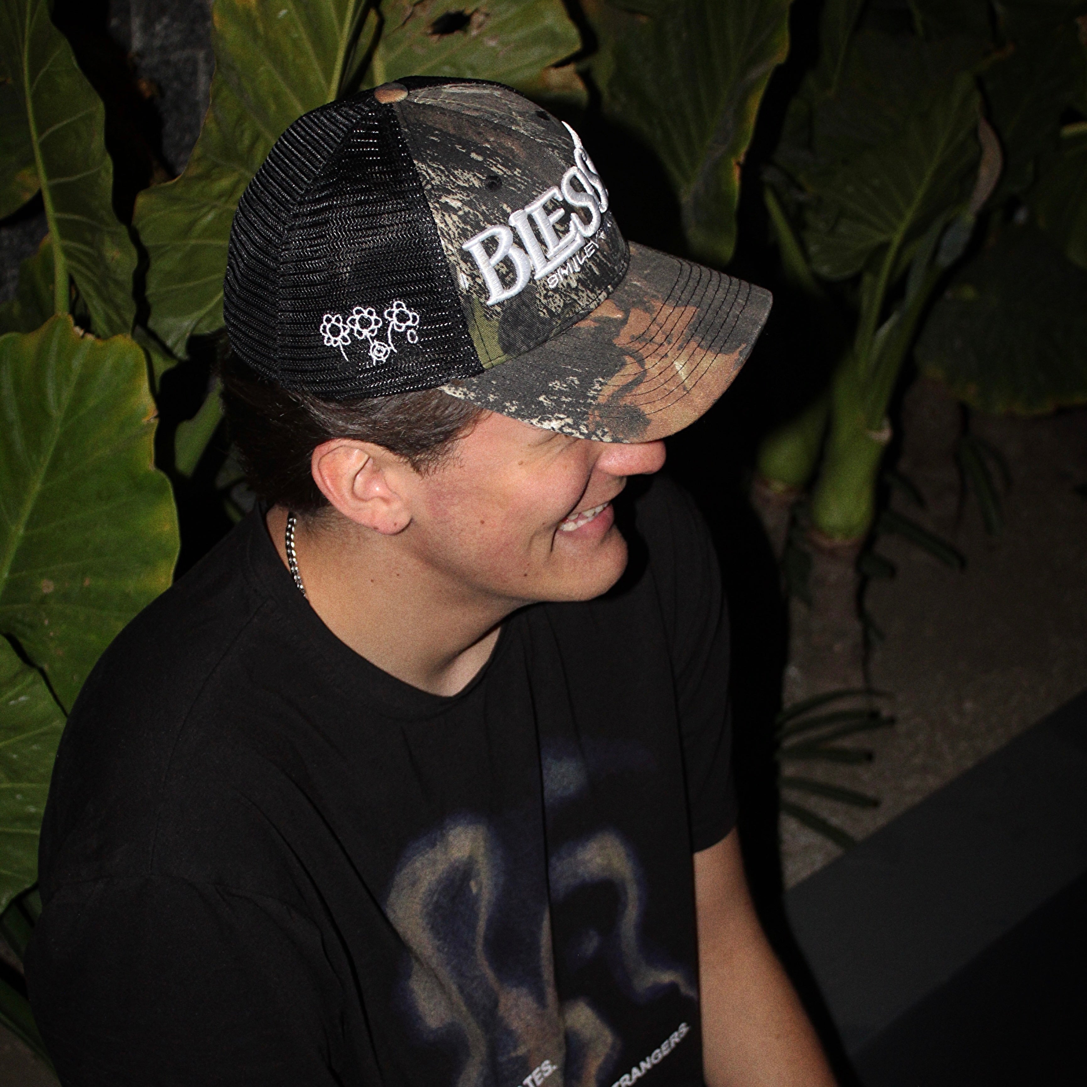 CAMO FLOWER TRCKR HAT